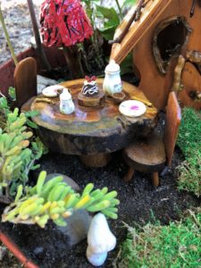 Outdoor Fairy Garden in a Pot (1)