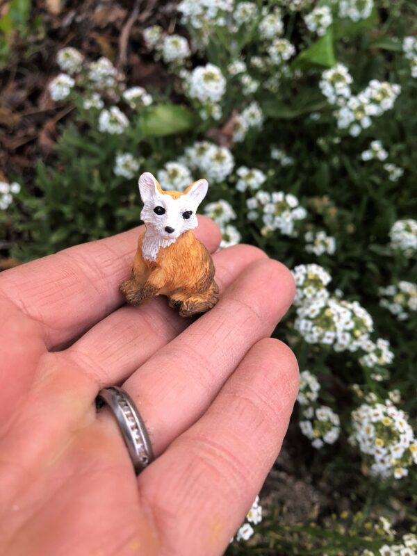 Seated Fairy Garden Fox by Sprouted Dreams (6)
